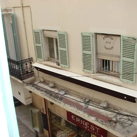 Good Location Flat Cannes