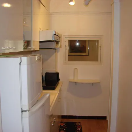 Apartment Good Location Flat